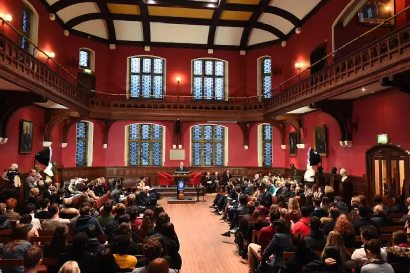 فاصله میان آنچه اسرائیل می‌گوید و آنچه آکسفورد می‌بیند