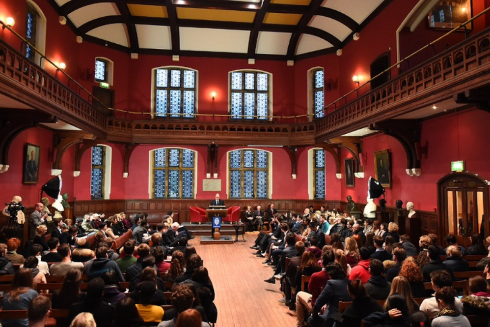 فاصله میان آنچه اسرائیل می‌گوید و آنچه آکسفورد می‌بیند