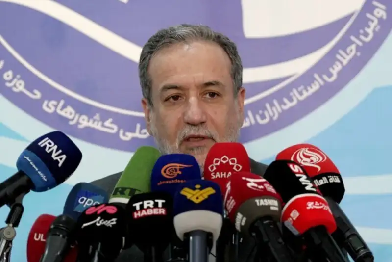 عراقچی: خزر از منظر امنیتی، اقتصادی و انرژی اهمیت ویژه‌ای دارد