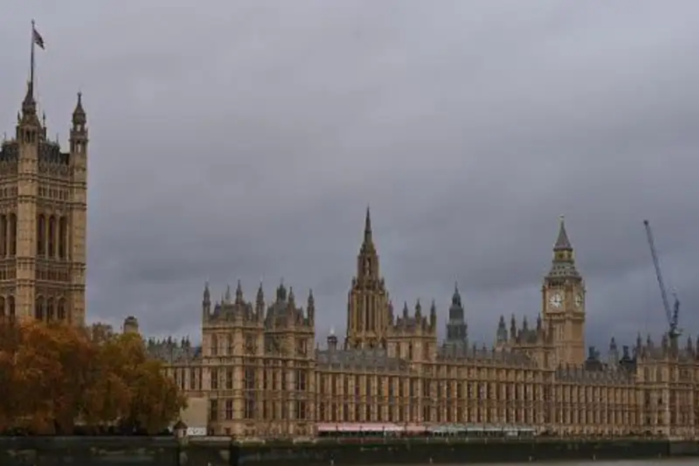 中国监视英国议员