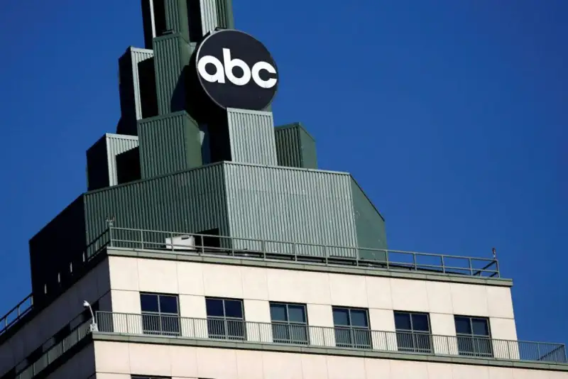 ترامپ: پروانه پخش شبکه «ای‌بی‌سی» لغو شود