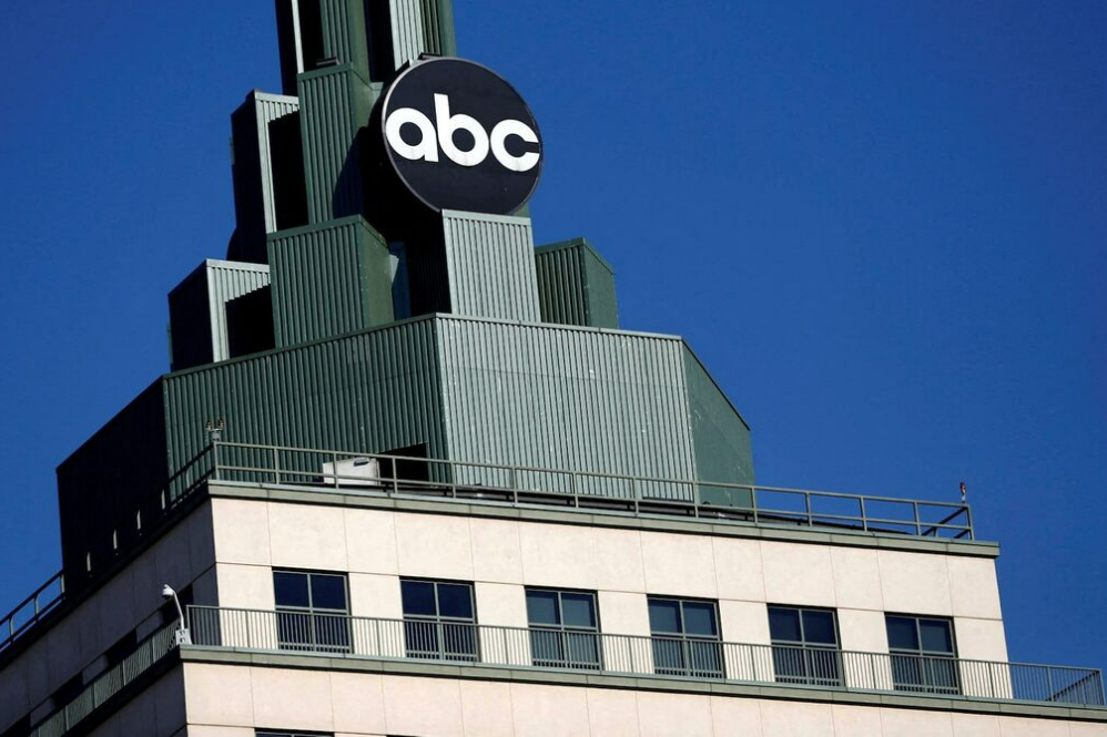 ترامپ: پروانه پخش شبکه «ای‌بی‌سی» لغو شود