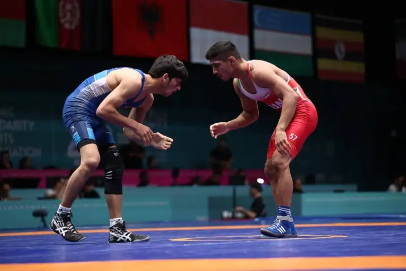 مومنی به مدال برنز وزن 57 کیلوگرم کشتی آزاد رسید