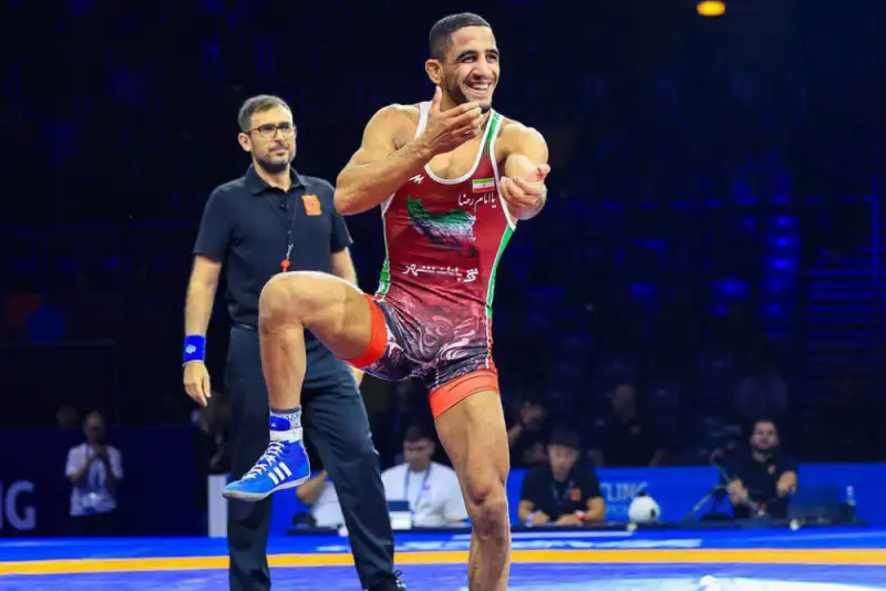 رحمان عموزاد طلا گرفت