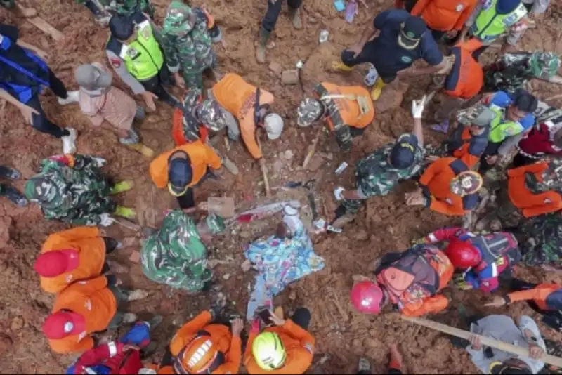 رانش زمین در اندونزی 51 نفر را بلعید