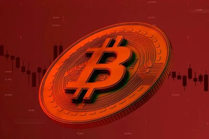 بیت‌کوین  به زیر 90  هزار دلار سقوط کرد