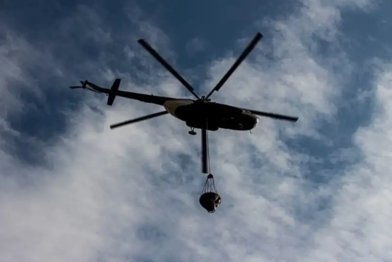 اعزام سه فروند بالگرد وزارت دفاع برای اطفای حریق جنگل‌های شمال