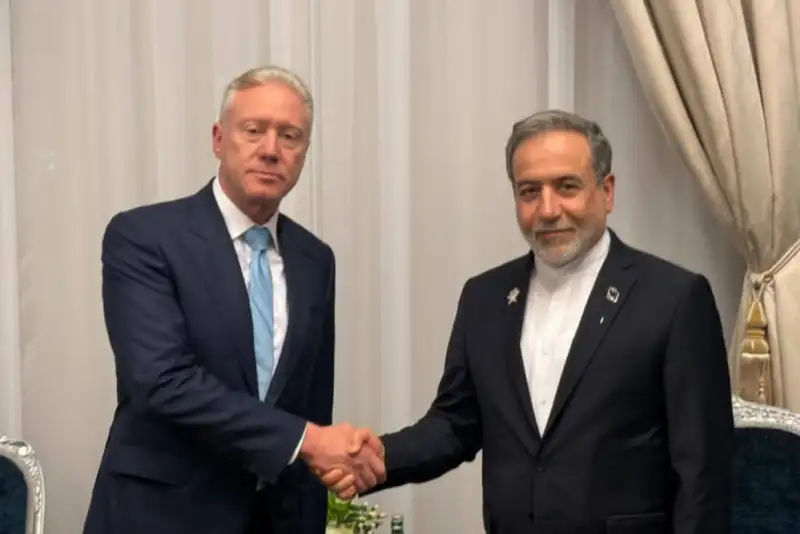 پاسخ عراقچی به دعوت وزیر خارجه لبنان برای مذاکره