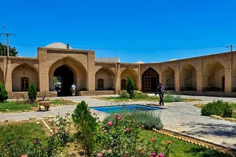 Introduction to Tourist Attractions of Iranian Cities
