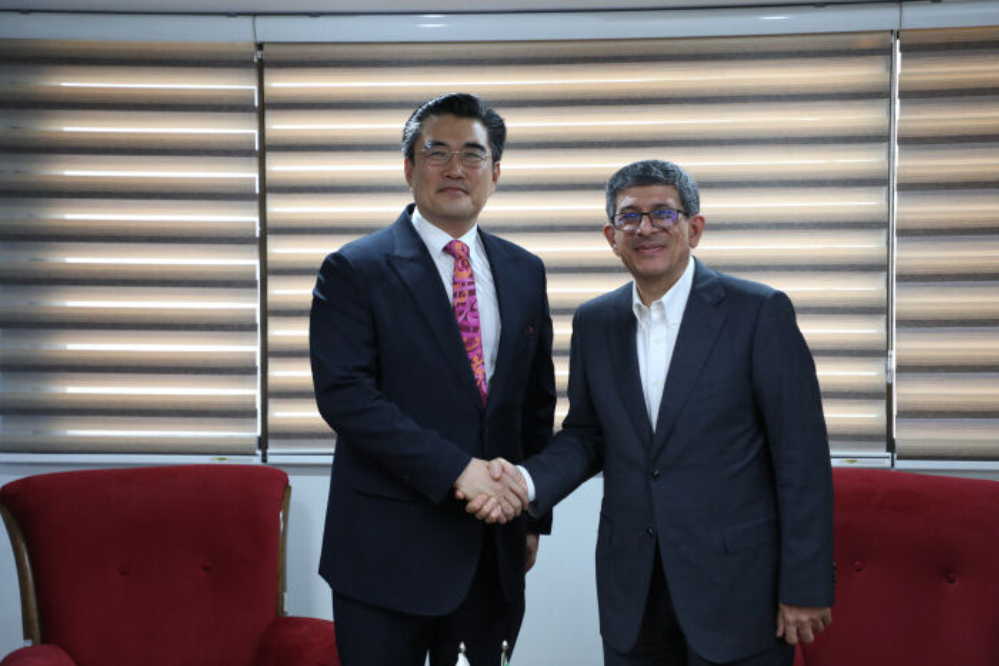 تعزيز التعاون العلمي والتكنولوجي بين إيران وكوريا الجنوبية باتفاقيات جديدة