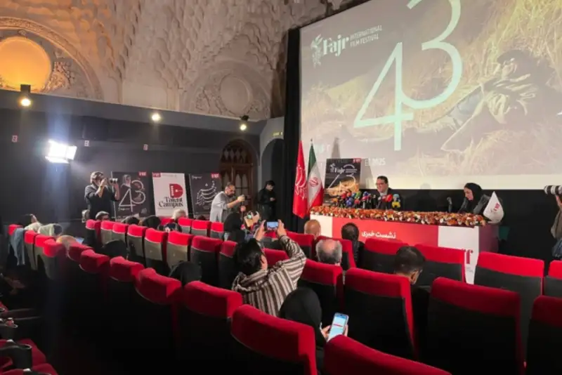 جشنواره جهانی فیلم فجر دروازه خروج از انزوای فرهنگی ایران است