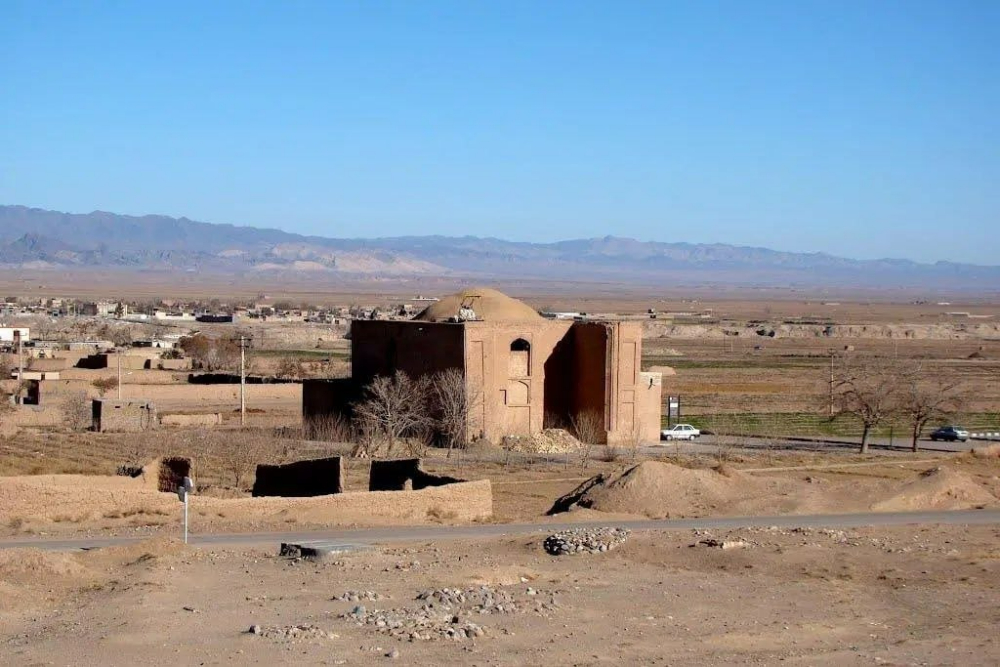 Introduction to Tourist Attractions of Iranian Cities