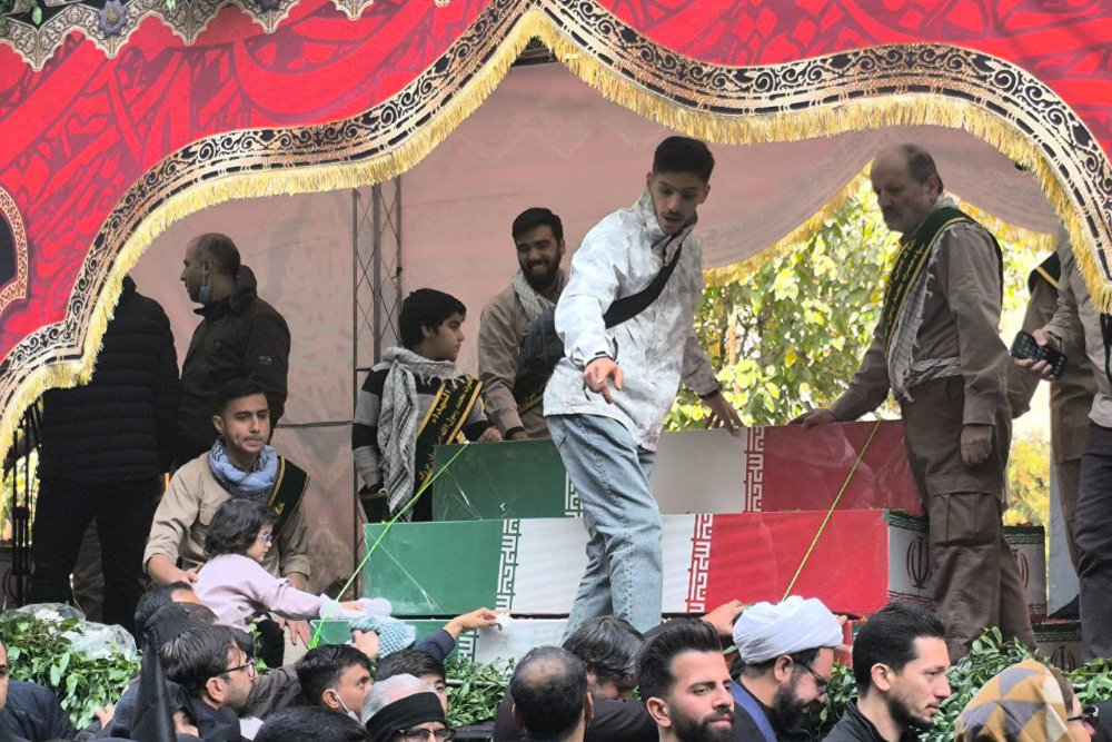 پیکر مطهر سه شهید مدافع امنیت فردا در شیراز تشییع می‌شود