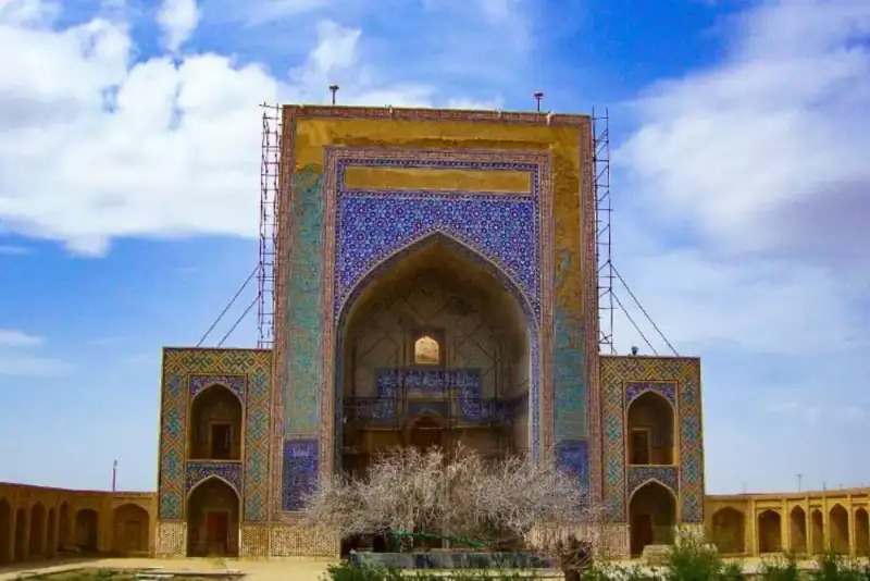 Introduction to Tourist Attractions of Iranian Cities