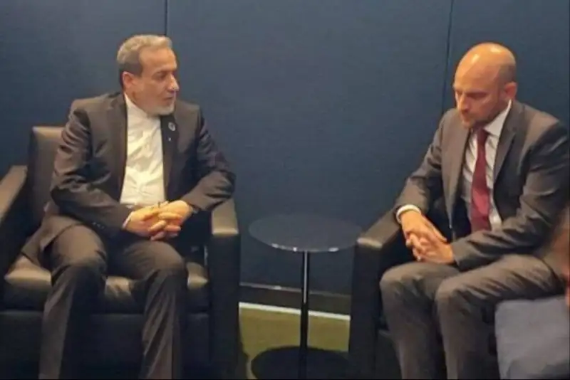 وزارت خارجه فرانسه: بارو و عراقچی در پاریس دیدار می‌کنند