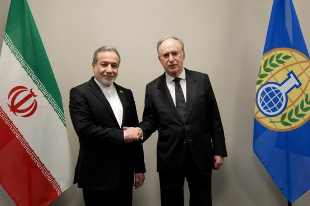 عراقجي يلتقي المدير العام لمنظمة حظر الأسلحة الكيميائية