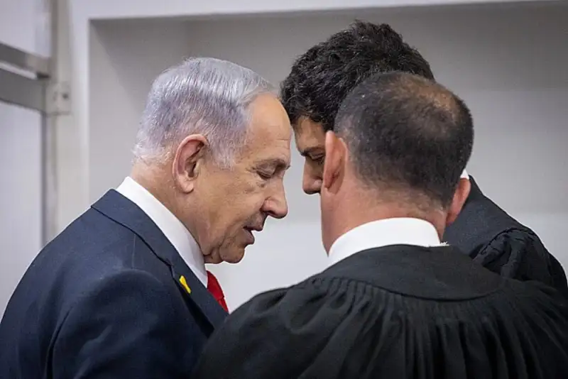 نتانیاهو برای سومین بار دادگاه را به دلایل امنیتی مبهم ترک کرد