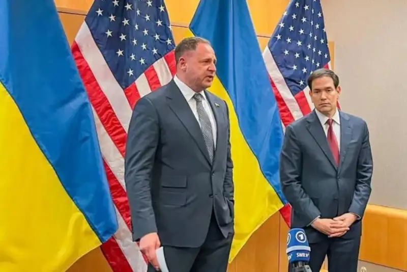 اوکراین با مفاد توافق صلح موافقت کرده/زلنسکی برای مذاکره به آمریکا می رود