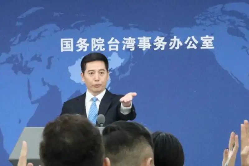 پکن: اجازه احیای نظامی‌گری ژاپن را نخواهیم داد