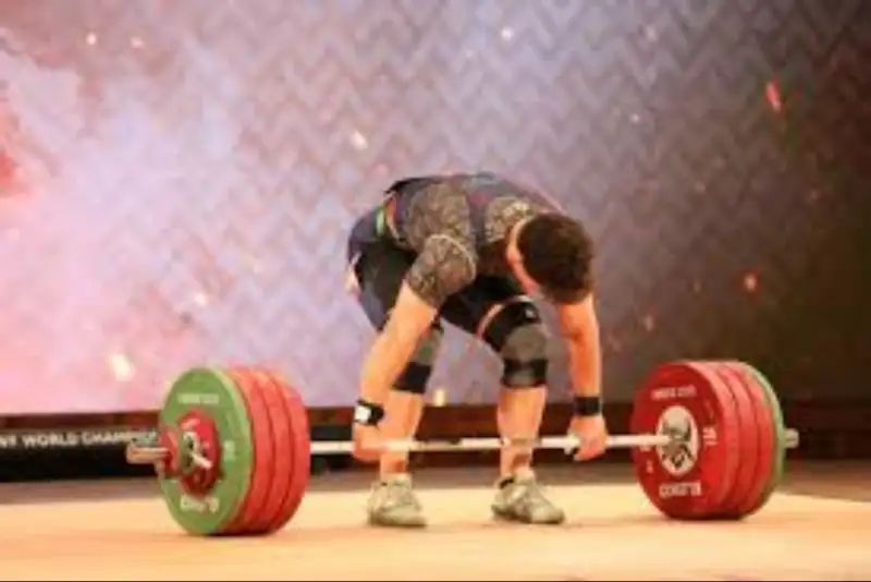 درخشش ایرانی‌ها در جام فجر؛ قهرمانی دو وزنه‌بردار در روز نخست رقابت‌ها