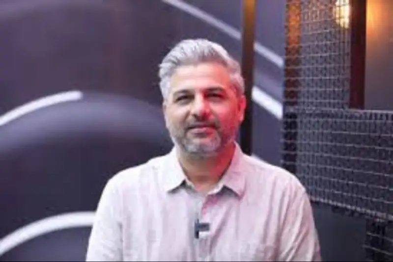 سرمربی تیم ب استقلال کیست ؟