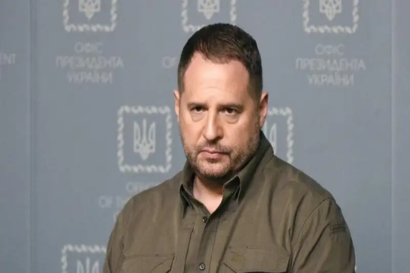 زلزله سیاسی در اوکراین / استعفای رئیس دفتر زلنسکی