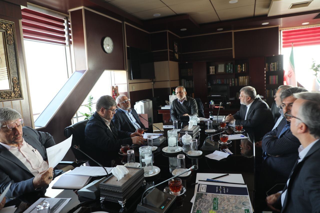 President Pezeshkian urges faster expansion of Tehran rail network