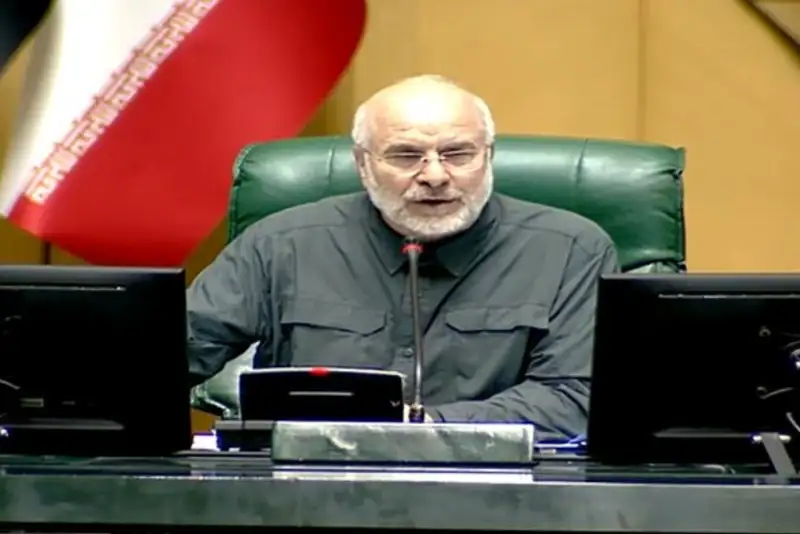 قالیباف: آلودگی هوا با تصمیمات مقطعی درمان نمی‌شود