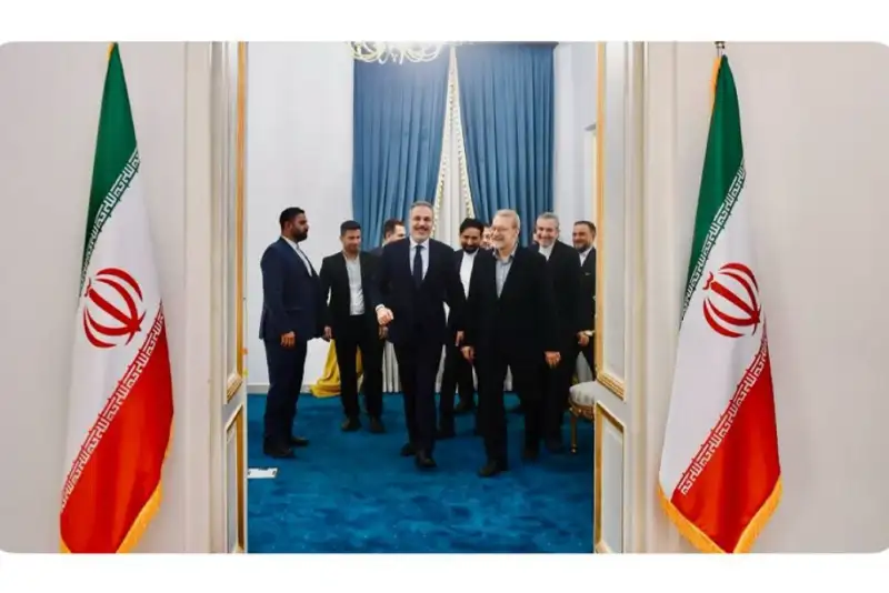 دعوت رسمی وزیر خارجه ترکیه از علی لاریجانی برای سفر به آنکارا