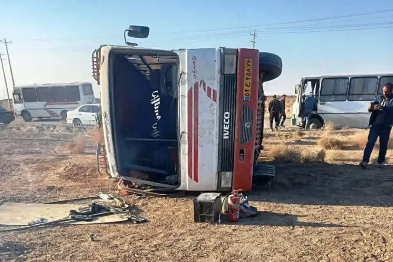 واژگونی مینی‌بوس کارگران معدن در بردسکن