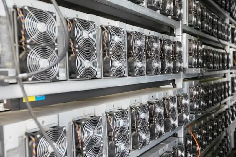 کشف 740 ماینر غیرمجاز در ایلام/ مصرف برق معادل یک شهرستان بزرگ!