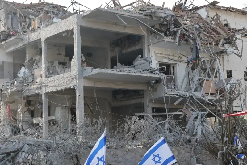 هزاران خانواده آسیب‌دیده اسرائیلی از حملات ایران همچنان سرگردان