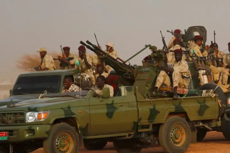 سودان در آتش جنگ / کنترل یک مقر نظامی به دست شبه‌نظامیان پشتیبانی سریع افتاد