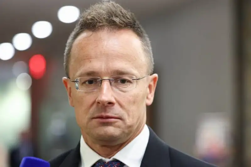 وزیر خارجه مجارستان: اروپا برای جنگ با روسیه آماده می‌شود