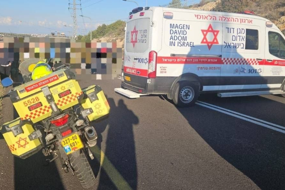 שני חיילים ישראלים נפצעו בפיגוע דקירה מצפון לרמאללה; תוקף פלסטיני נהרג