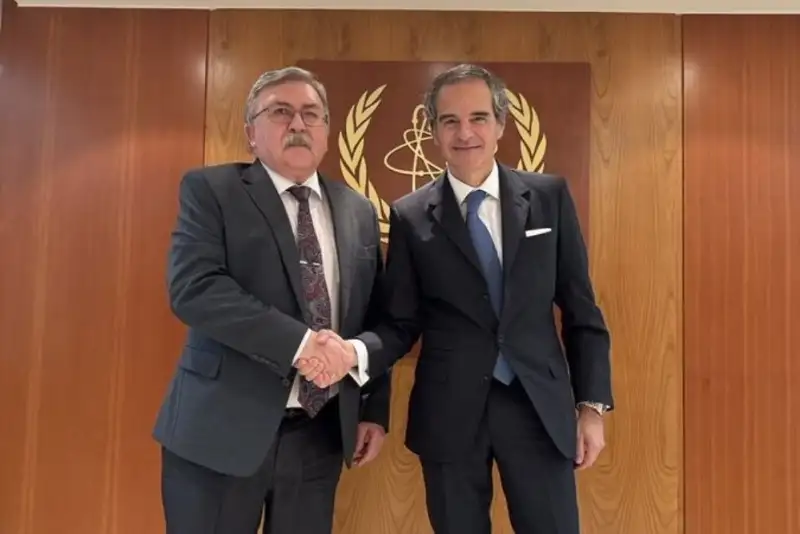 تداوم رایزنی‌های دیپلماتیک مدیرکل آژانس اتمی و سفیر روسیه درباره موضوع هسته‌ای ایران