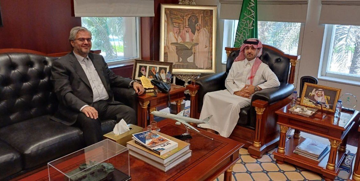 Iran, Saudi consuls in Dubai discuss expanding economic, consular cooperation