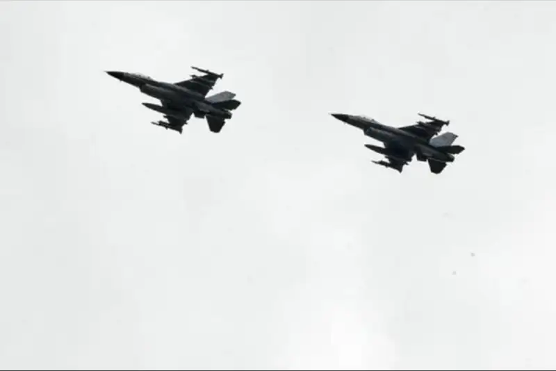 فرستادن پنج جنگنده و 150 پرسنل نظامی از آلمان به لهستان