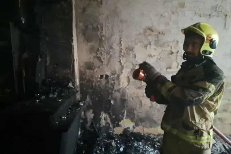 نجات 15 نفر از آتش‌سوزی ساختمان مسکونی در نعمت‌آباد