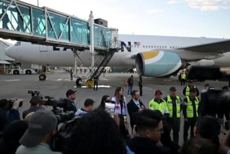 هواپیمای آمریکایی حامل 172 مهاجر در کاراکاس فرود آمد