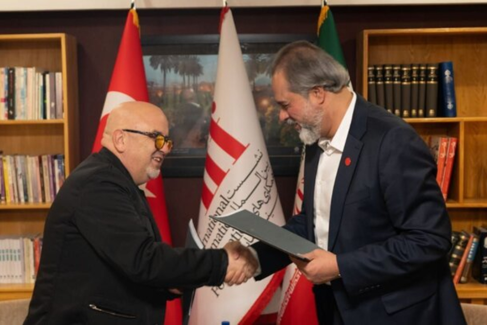 ايران وتركيا توقعان اتفاق للتعاون في المجال السينمائي