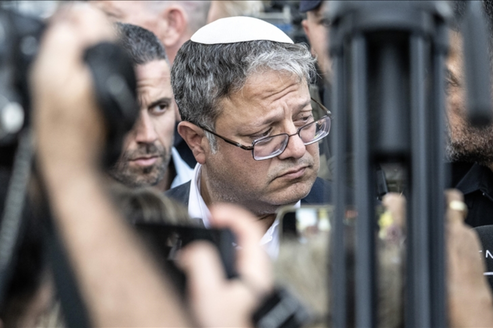 بن‌گویر با نماد اعدام وارد کنست شد