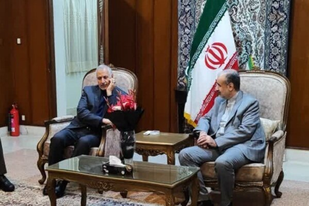 إيران وباكستان تؤكدان على تعزيز التعاون الحدودي