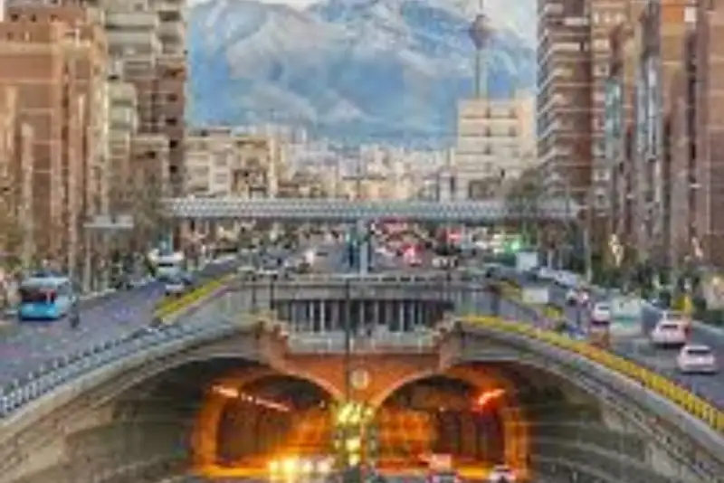 هر دو مسیر تونل توحید امشب مسدود است