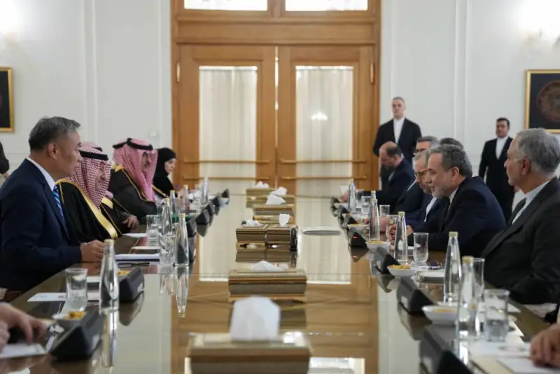 دیدار قائم‌مقام وزیر امور خارجه عربستان و معاون وزیر امور خارجه چین با وزیر امور خارجه