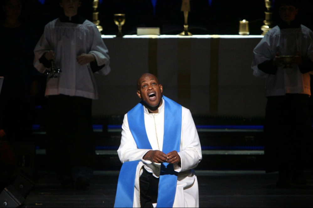 قتل خواننده نامزد گرمی به دست پسرش در سانتامونیکا