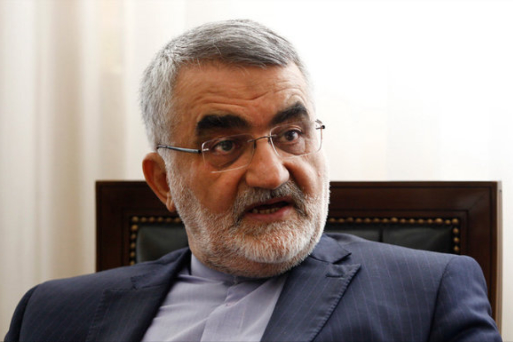 بروجردي: عدم إصدار تأشيرات دخول الى امريكا للمشجعبن الإيرانيين يتعارض مع المبادئ الدبلوماسية