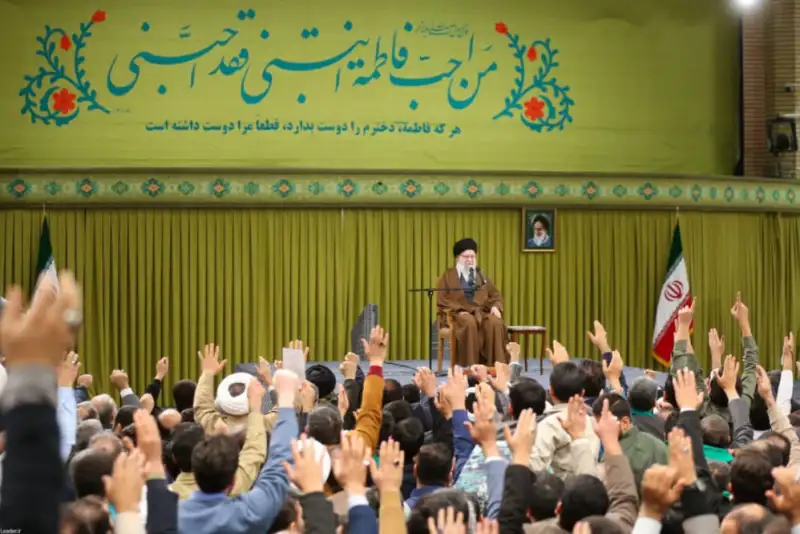 لزوم تغییر آرایش تبلیغاتی و رسانه ای در برابر تلاش دشمن برای تسخیر دل ها و مغزها