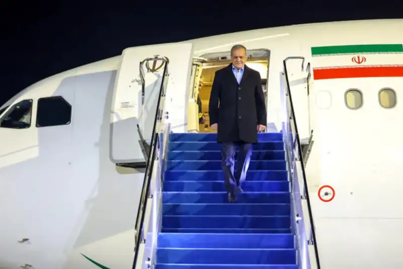 پزشکیان وارد ترکمنستان شد