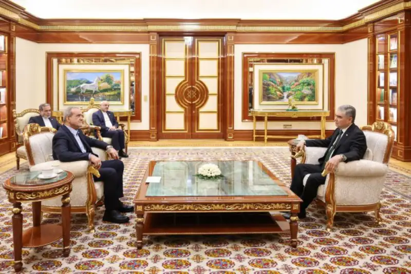 دیدار رئیس‌جمهور با رئیس شورای مصلحت خلق ترکمنستان